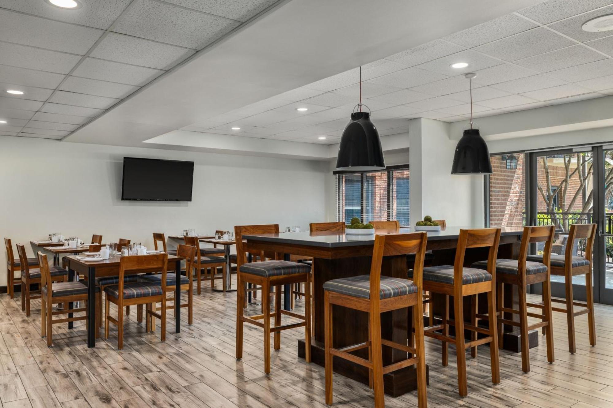 Four Points By Sheraton Greensboro Airport Exterior foto